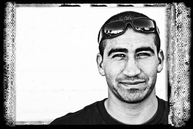 <b>Bobby Martinez</b> : portrait du surfer avec ses lunettes - Booby-Martinez1