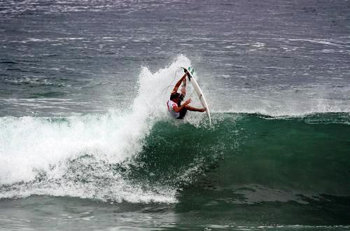 Un surfeur autiste gagne une compétition de surf au Mexique