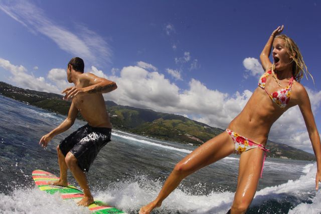 Deux lyceens font du surf dans les DOM-TOM - Hanalei Reponty & Friend by Aquashot.