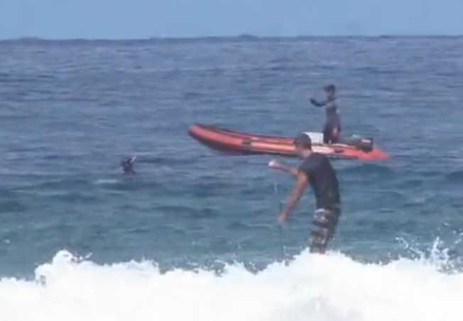 Vigie Requins : un nouveau job pour sécuriser les cours de surf à La Réunion