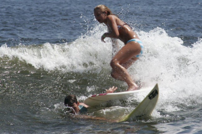 Accidents: quand le Surf fait Mal à la Tête