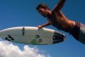 Le Surf : Une Drogue ou un Traitement des Addictions ?